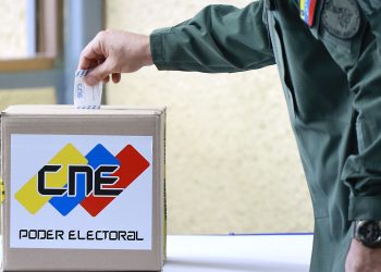 chefe-do-centro-carter-diz-que-nao-ha-provas-de-ataque-hacker-na-eleicao-da-venezuela