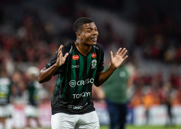 carrasco-de-athletico-e-coritiba-repete-feito-de-20-anos-atras
