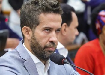 pl-pede-cassacao-de-janones-por-‘mentir’-a-camara-sobre-rachadinha