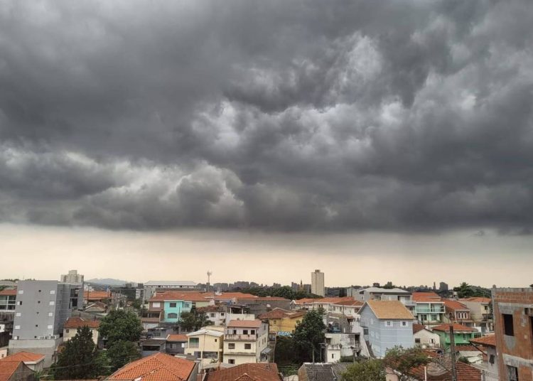 sao-paulo-entra-em-estado-de-atencao-para-alagamentos-neste-domingo-(23)