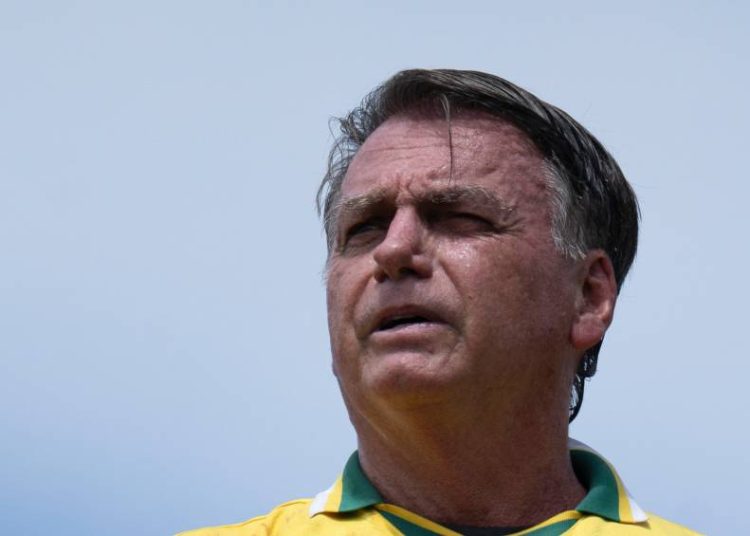 bolsonaro-pede-oracao-a-presos-do-8-de-janeiro:-‘deus-ha-de-fazer-justica’
