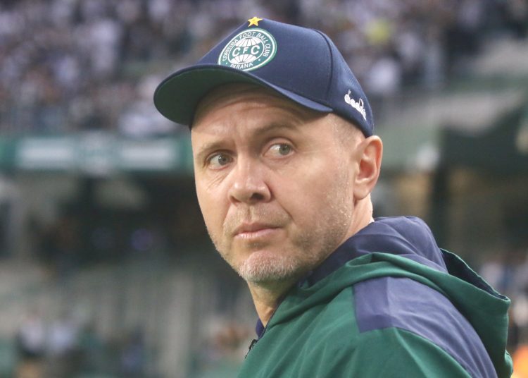 coritiba-anuncia-contratacao-de-lateral-que-trabalhou-com-mozart
