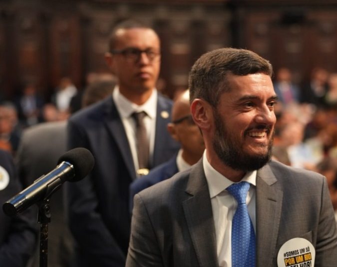 bacellar-e-reeleito-por-unanimidade-presidente-da-alerj-em-meio-as-articulacoes-para-2026