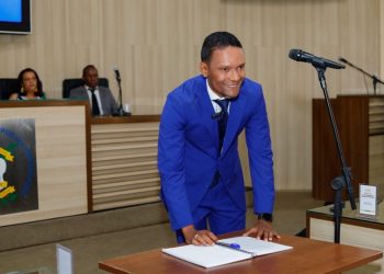 vinicius-madureira-toma-posse-como-vereador-na-camara-municipal-de-campos