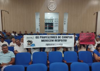 protesto:-professores-vao-a-camara-municipal-exigir-seus-direitos
