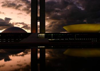 as-longas-ferias-de-verao-dos-deputados-e-senadores
