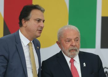 lula-sanciona-projeto-que-proibe-uso-de-celular-em-escolas