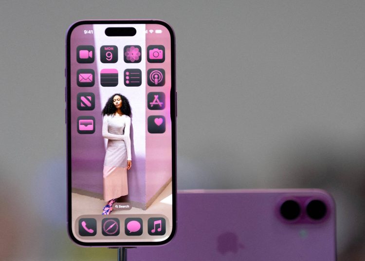 apple-atrasa-ia-do-iphone-enquanto-tropeca-na-corrida-com-rivais