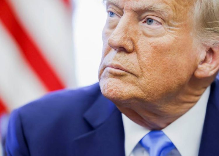 trump-diz-que-tarifas-podem-subir-mais-e-evita-falar-sobre-recessao