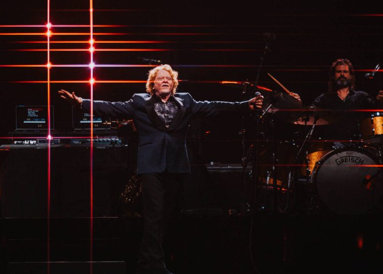 simply-red-mostra-que-segue-flamejante-em-show-repleto-de-hits