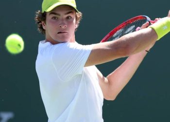 joao-fonseca-vence-ex-top-4-do-mundo-e-vai-a-final-do-challenger-de-phoenix