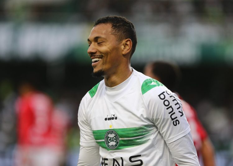 na-raca,-no-grito-e-no-desespero:-paranaenses-arrancam-vitorias-suadas-na-largada-da-serie-b