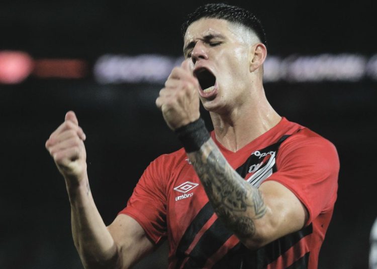 decisivo,-zapelli-encerra-jejum-de-205-dias-no-athletico