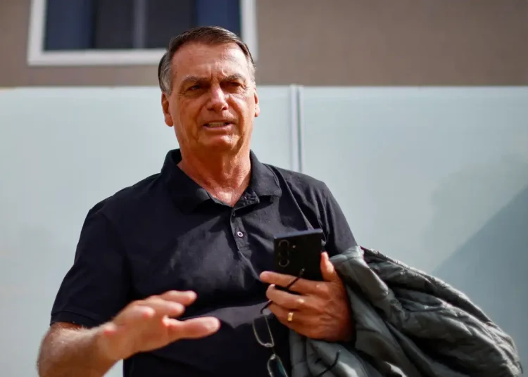 bolsonaro-sente-fortes-dores-e-e-atendido-com-urgencia-em-hospital-do-rn