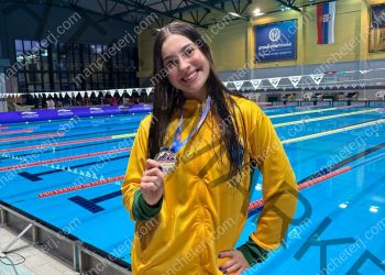 joia-campista-e-campea-mundial-estudantil-de-natacao-na-servia