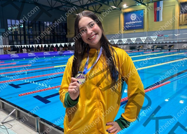 joia-campista-e-campea-mundial-estudantil-de-natacao-na-servia