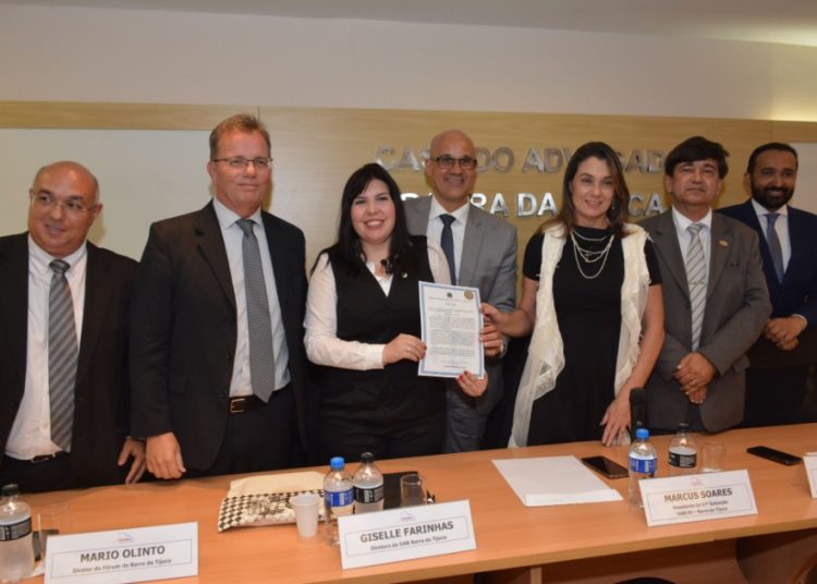 diretora-da-oab-barra-giselle-farinhas-e-homenageada-pela-camara-municipal-do-rio-de-janeiro