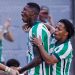 ex-athletico-brilha-em-vitoria-e-marca-primeiro-gol-por-clube-da-serie-a