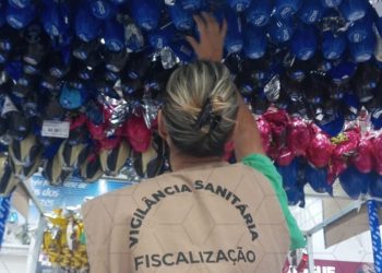 vigilancia-sanitaria-orienta-a-populacao-na-compra-de-chocolate-e-frutos-do-mar