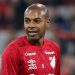 fernandinho-supera-quatro-meses-sem-jogar-e-segue-misterio