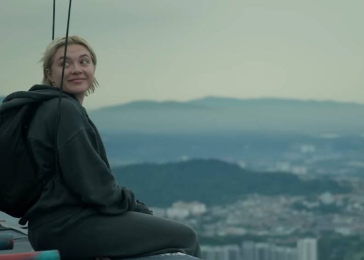 a-la-tom-cruise,-florence-pugh-saltou-do-segundo-predio-mais-alto-do-mundo-|-em-cartaz