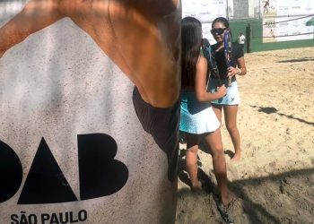 mais-de-150-atletas-participam-de-evento-de-surfe,-beach-tennis-e-futvolei-no-guaruja-(sp)