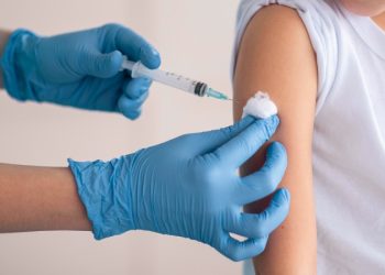 vacinacao-contra-febre-amarela:-protecao-essencial-para-evitar-complicacoes