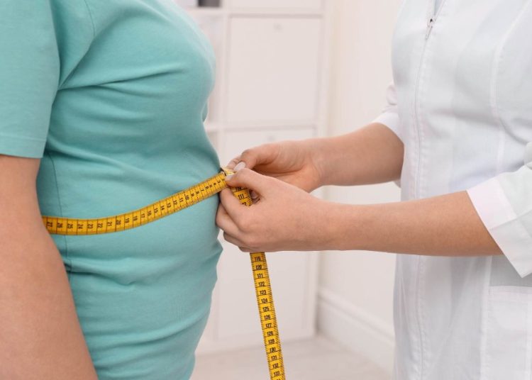 medico-alerta-que-a-obesidade-aumenta-o-risco-de-hipertensao