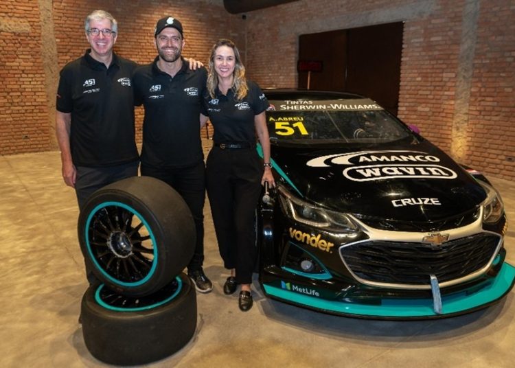 amanco-wavin-patrocina-a-scuderia-bandeiras-de-atila-abreu-na-stock-car-2025