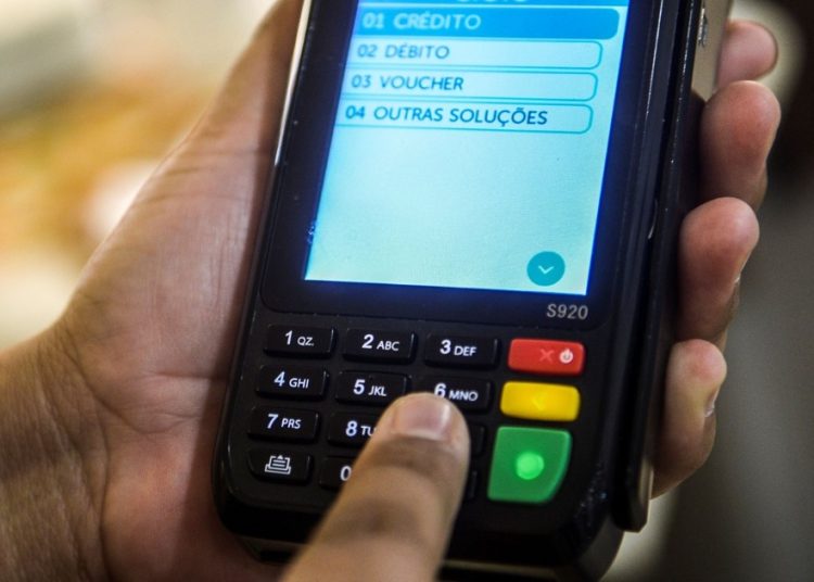 pix-parcelado-ou-cartao-de-credito:-qual-e-mais-vantajoso-para-o-consumidor?