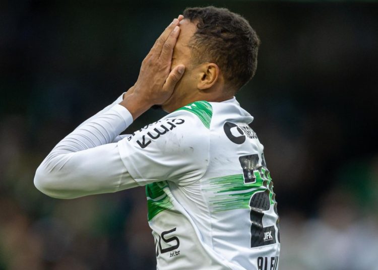 mozart-rebate-criticas-apos-derrota-do-coritiba:-“aqui-voce-perde-e-esta-no-inferno”