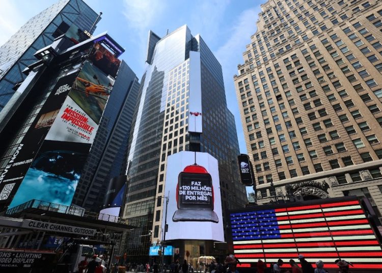 ifood-celebra-recorde-de-120-milhoes-de-pedidos-mensais-com-anuncio-na-times-square-