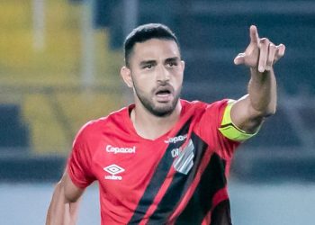 medalhoes-assumem-crise-no-athletico:-“boca-fechada-e-trabalhar-mais”