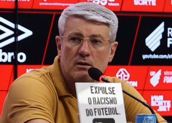 odair-hellmann-tera-muito-trabalho-no-athletico-|-carneiro-neto