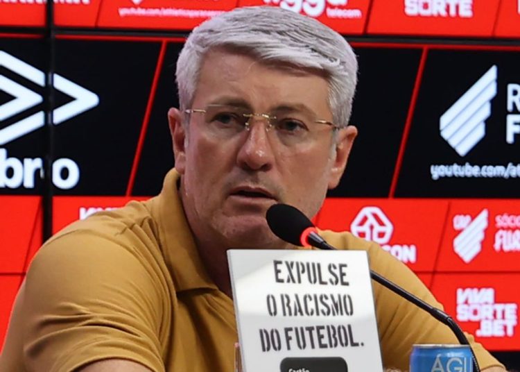 odair-hellmann-tera-muito-trabalho-no-athletico-|-carneiro-neto