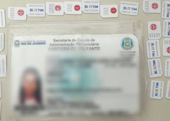 visitante-e-flagrada-ao-tentar-entrar-em-presidio-de-campos-com-27-chips-de-celular