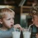 criancas-acima-de-1-ano:-formula-infantil-ou-composto-lacteo?