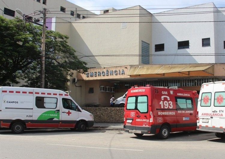 idoso-e-gravemente-ferido-em-ataque-de-pitbulls-em-campos