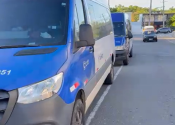 IMPASSE NO TRANSPORTE DE CAMPOS: Setor C amanhece sem vans e permissionários acampam em frente à prefeitura