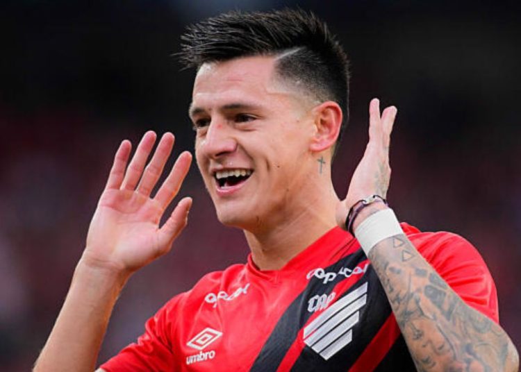 athletico-recebe-proposta-por-lateral-direito-leo-godoy
