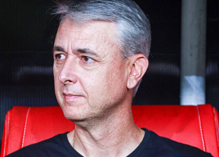 tiago-nunes,-ex-athletico,-novo-tecnico-da-ldu-na-libertadores