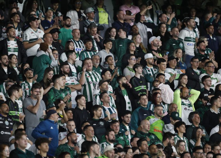 ministerio-publico-entra-com-acao-para-barrar-quatro-mil-torcedores-do-coritiba-no-atletiba
