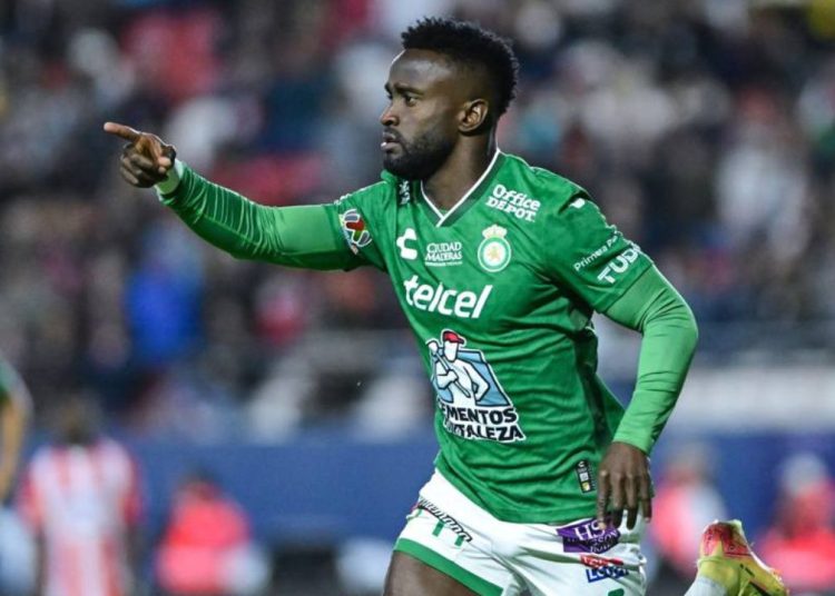 athletico-encaminha-acerto-com-stiven-mendoza,-ex-corinthians-e-santos