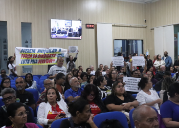 AGORA: SIPROSEP protesta durante sessão ordinária na Câmara de Campos