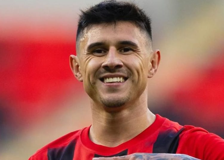 atacante-adam-bareiro-e-anunciado-pelo-fortaleza-apos-ser-alvo-do-athletico