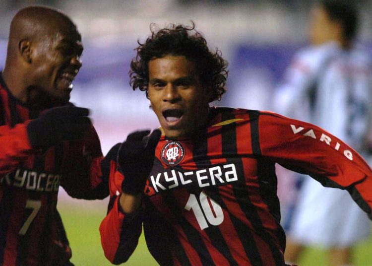 athletico-volta-a-apostar-nos-gringos;-relembre-cinco-contratacoes-historicas