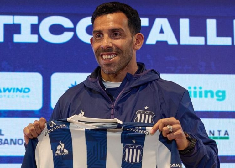 clube-treinado-por-carlos-tevez-tenta-contratar-centroavante-do-athletico