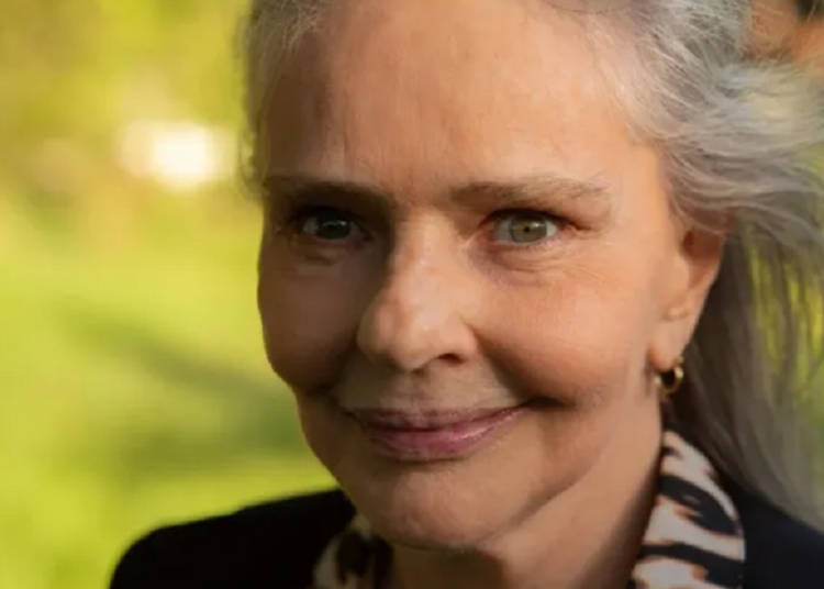 apos-traqueostomia,-angela-ro-ro-esta-em-estado-‘grave,-mas-estavel’,-e-precisa-de-ajuda-financeira-–-jovem-pan