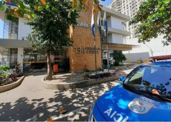 homem-e-detido-com-arma-e-mais-de-r$-11-mil-em-estacionamento-de-shopping-em-campos