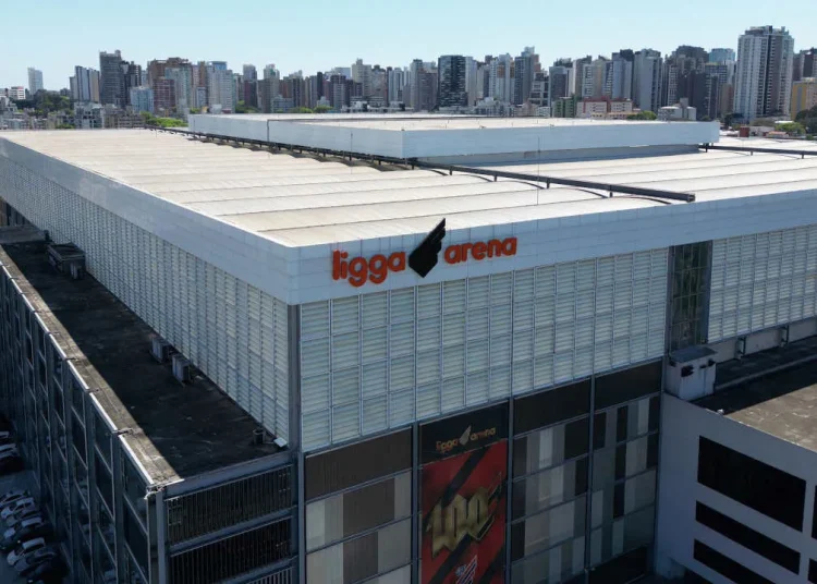 athletico-coloca-nome-do-clube-e-tira-ligga-da-fachada-da-arena